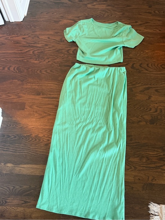 Dresses & Skirts - Mint Green Ribbed crop and skirt sket